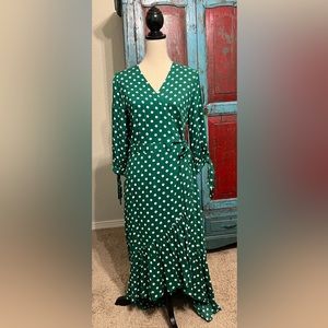 NWT NY & Co (M) Kelly green/white polka dot wrap dress💚
